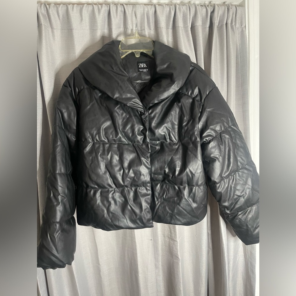 Black Zara puffer coat size S